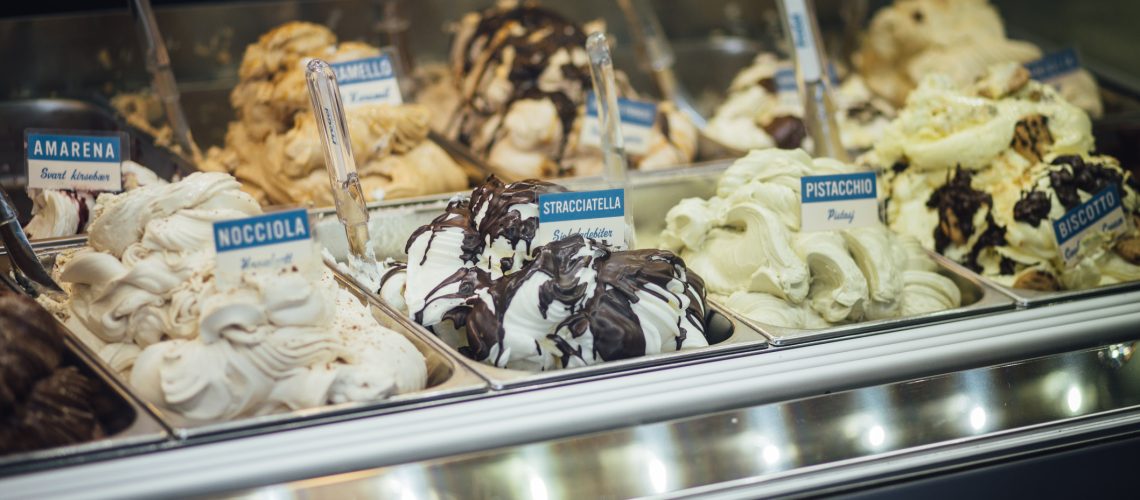 summer-dessert-chocolate-ice-cream-delicious-at-the-shop_t20_6wRNPy